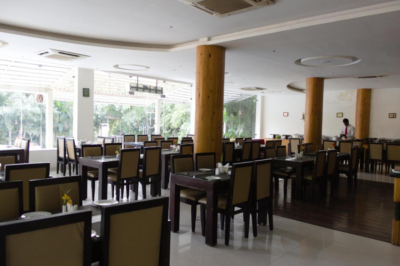 Mrugavani Resort & Spa Hyderabad Exterior foto